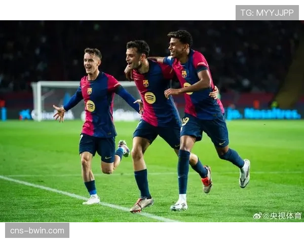 莱万头球双响助巴萨扩大优势塞维利亚客场陷入被动局面