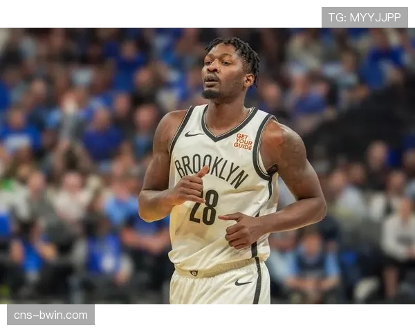 芬尼-史密斯场均3.1分命中率三成，千万合同成火箭负资产